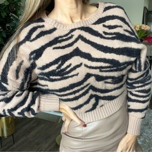 Fashion Nova Animal Print Crewneck Long Sleeves Knit Cropped Brown Sweater XS